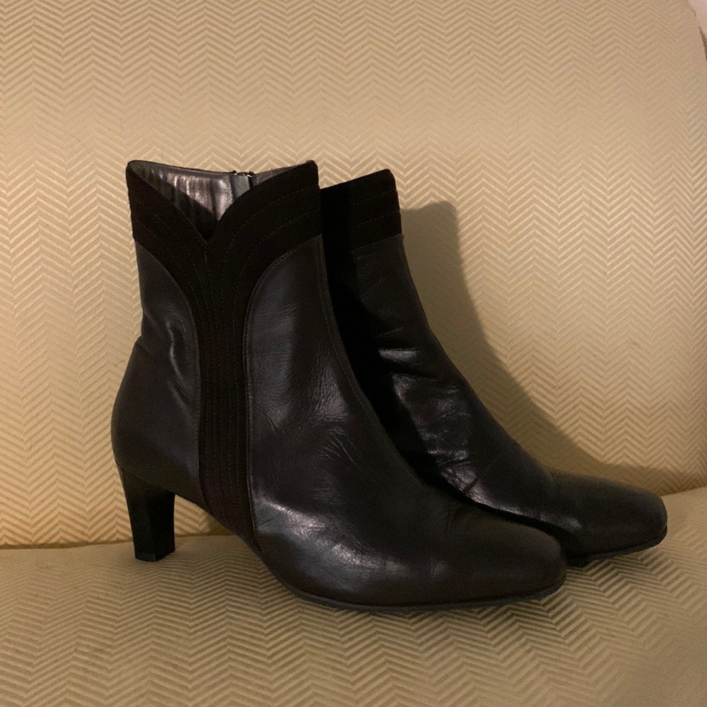 EUC Ron White ankle boots